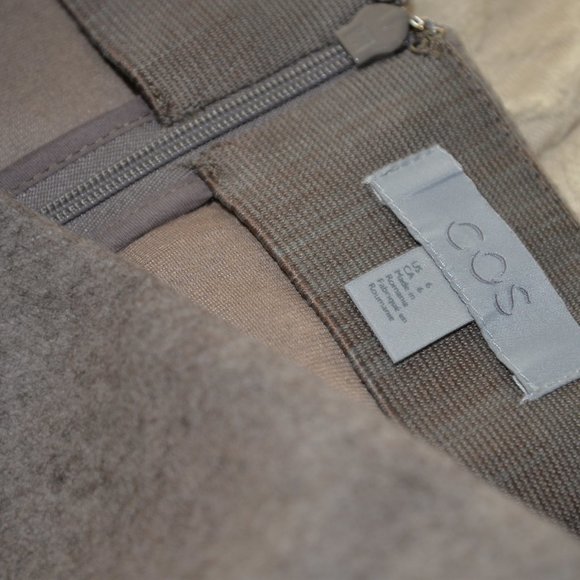 COS Taupe Wool Mini Skirt with Pleated Pockets Sz 6 - Picture 4 of 8